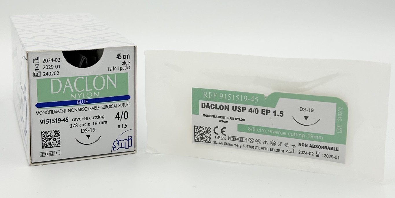 9151519-45 SM 9151519-45 DACLON NYLON MONOFIL 45 CM EP 1.5 USP 4/0 NEEDLE 3/8 CIR CUT. 19 MM - Image 1