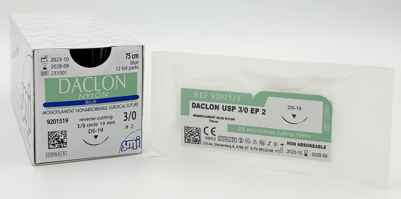 9201519 SM 9201519 DACLON NYLON MONOFIL 75CM EP 2 USP 3/0 NEEDLE 3/8 CIR CUT. 19 MM - Image 1