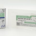 SM 9301526 DACLON NYLON MONOFIL 75 CM EP 3 USP 2/0 NEEDLE 3/8 CIR CUT. 26 MM